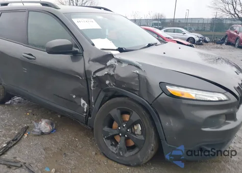 2018 Jeep Cherokee Latitude 4X4 z USA, uszkodzony, nr VIN 1C4PJMCX4JD517792